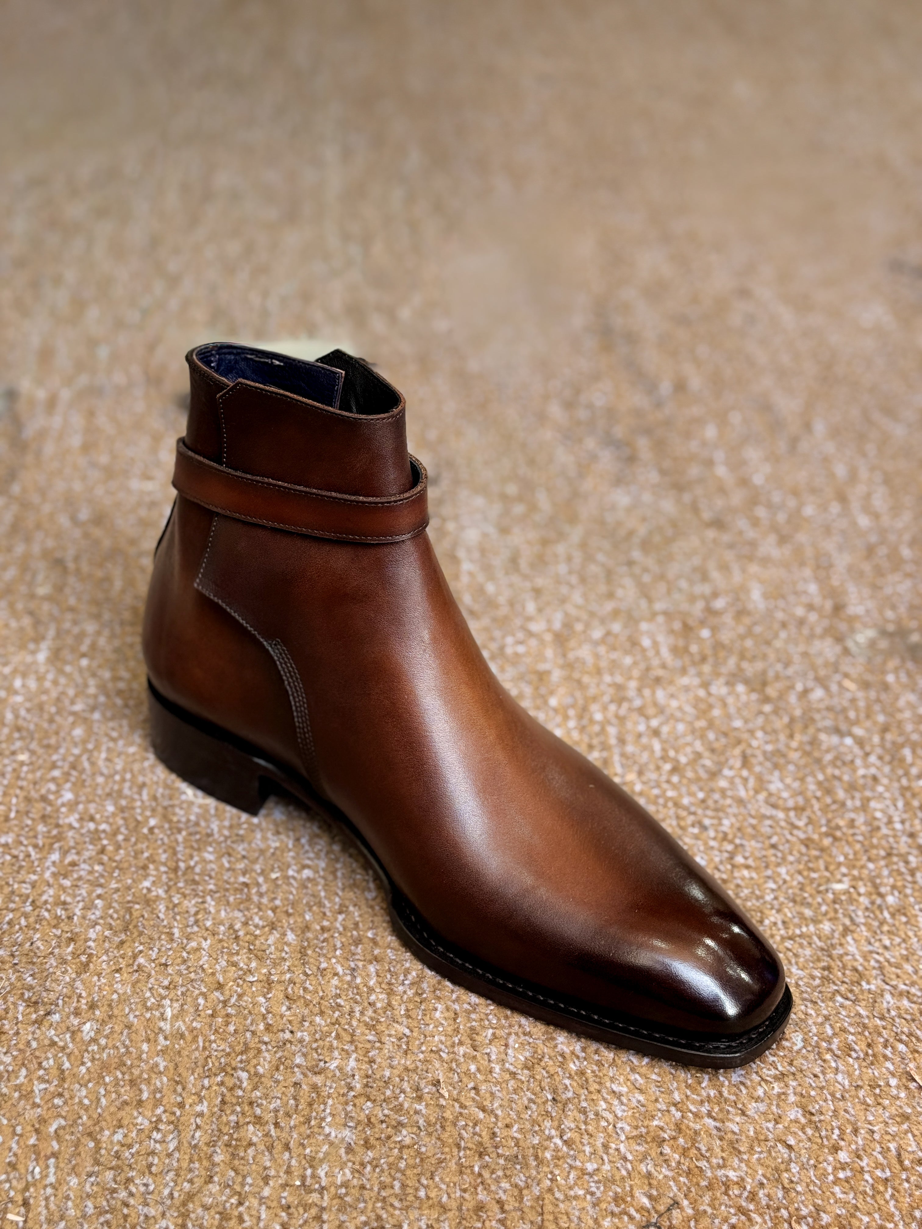 Chestnut brown jodhpurs