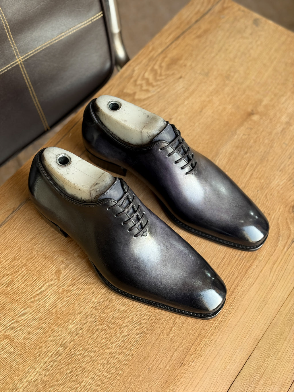 Grey and black patina whole-cut oxfords