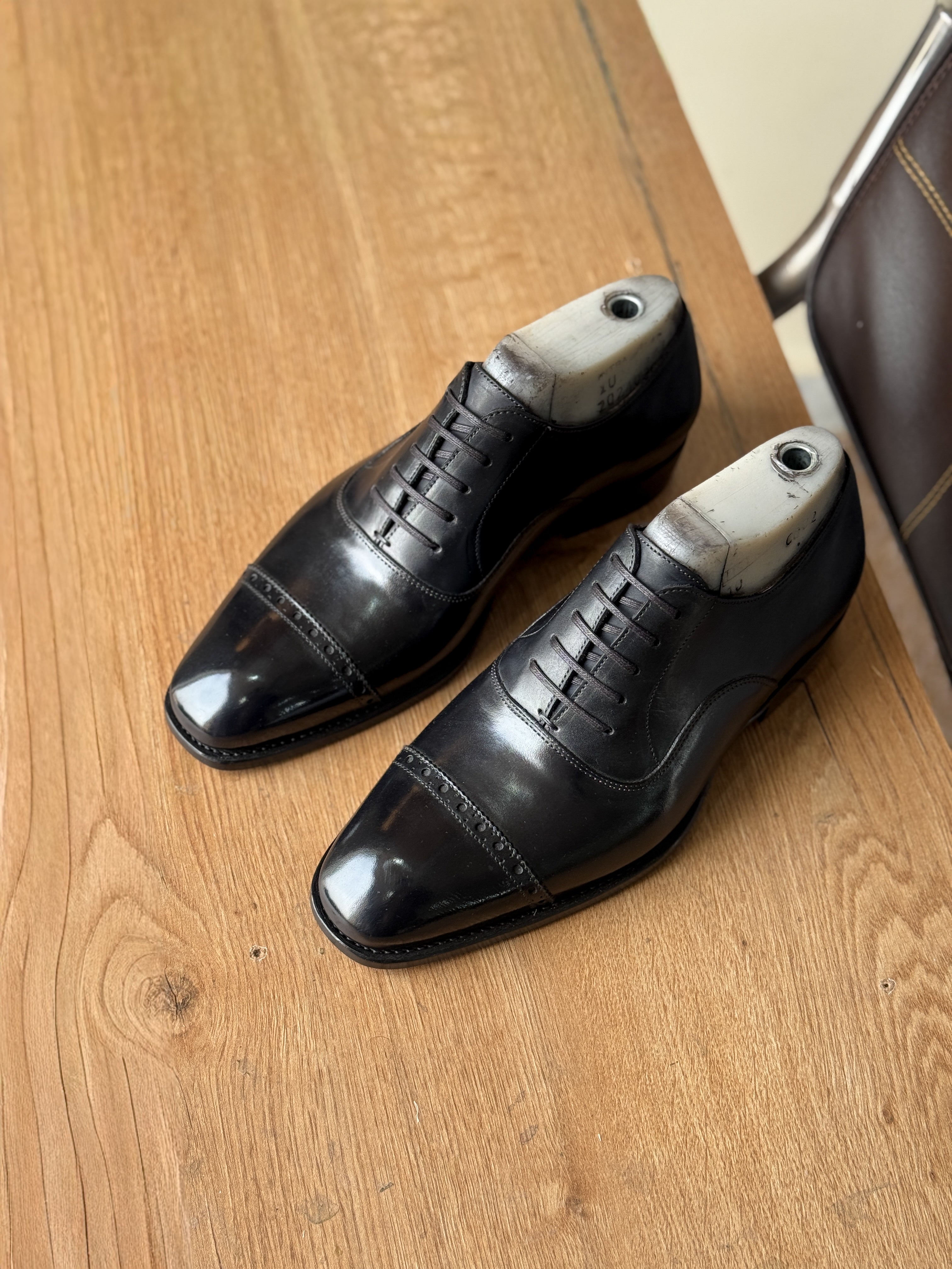 black brogue captoe oxfords