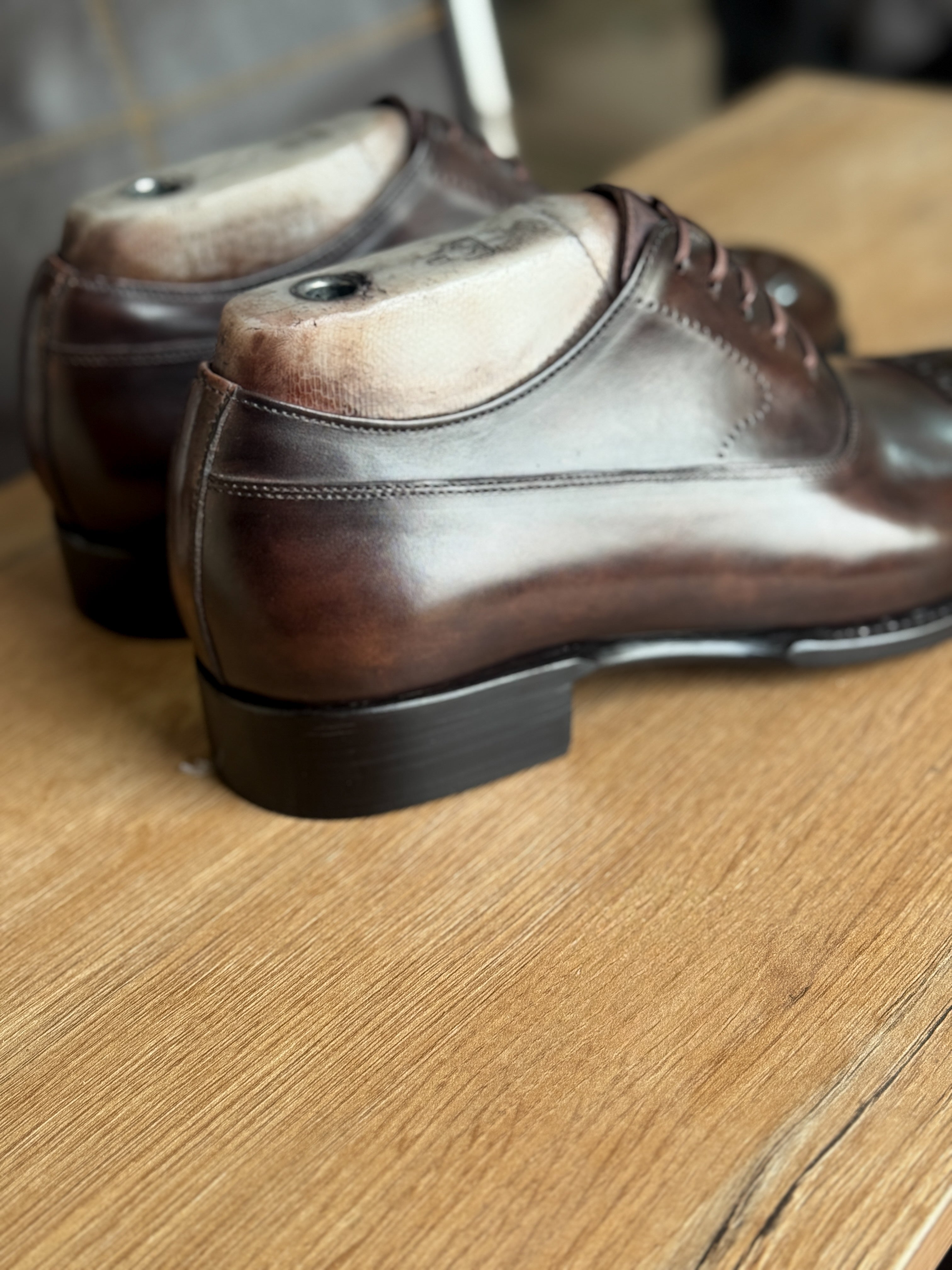 Chocolate brown patina captoe oxfords