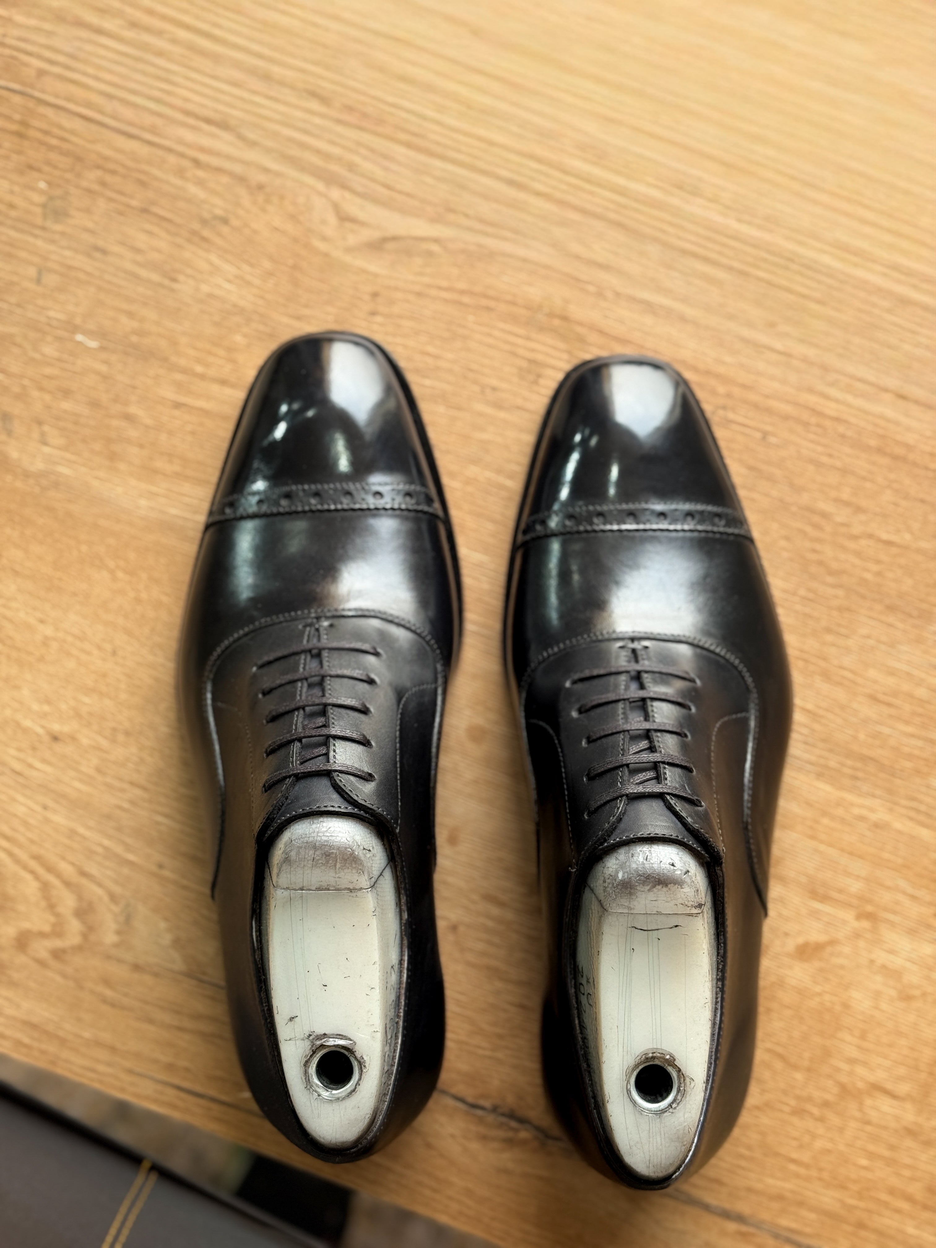 black brogue captoe oxfords